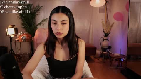 Snapshot of vanilla_velvet chatting on 20, 11, 2025 Annabet online show from 20, 11, 2025