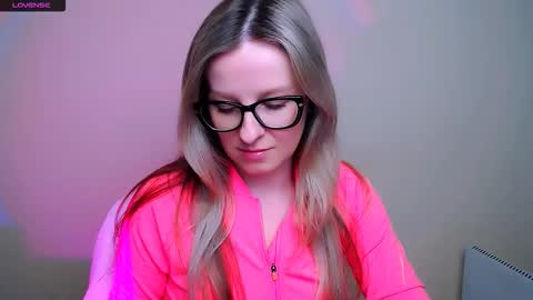 Mia online show from 10, 2, 2026