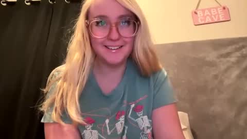 vanillapuddingpie online show from 7, 1, 2025