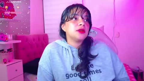 Snapshot of vannessa_shy chatting on 10, 12, 2024 Vanesa online show from 10, 12, 2024