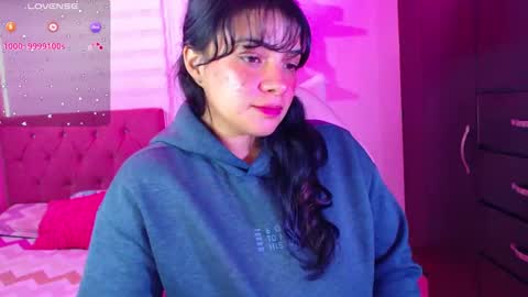 Snapshot of vannessa_shy chatting on 8, 1, 2025 Vanesa online show from 8, 1, 2025