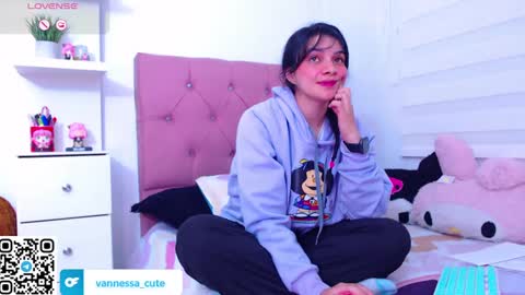 Snapshot of vannessa_shy chatting on 19, 9, 2025 Vanesa online show from 19, 9, 2025