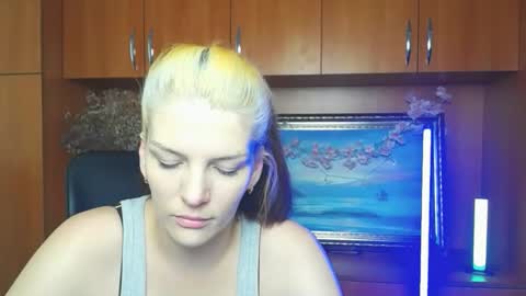 Vanessa online show from 8, 4, 2026