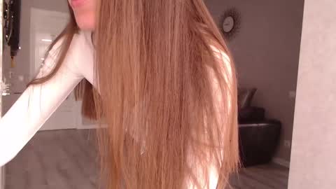 Snapshot of varonica_caprii chatting on 10, 3, 2025 Varonica Caprii Online this week Monday Tuesday Thursday Friday online show from 10, 3, 2025