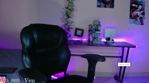 Vayolett online show from 15, 1, 2025