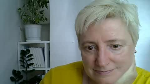 Snapshot of vea_motty chatting on 14, 6, 2026 vea_motty online show from 14, 6, 2026