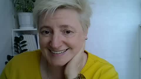 Snapshot of vea_motty chatting on 18, 6, 2026 vea_motty online show from 18, 6, 2026