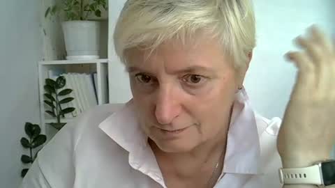Snapshot of vea_motty chatting on 10, 7, 2026 vea_motty online show from 10, 7, 2026