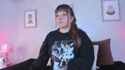 Vee Simons online show from 29, 9, 2025