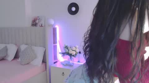 VeliaSai online show from 4, 6, 2026