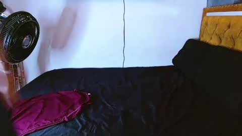 Snapshot of velk_hot1 chatting on 24, 4, 2026 velk_hot1 online show from 24, 4, 2026