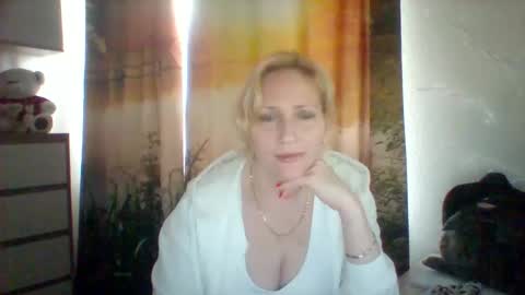 Snapshot of velka_raspberry chatting on 22, 5, 2026 velka_raspberry online show from 22, 5, 2026