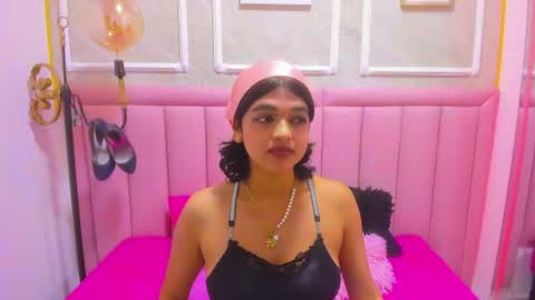 Snapshot of velvet_giirll chatting on 6, 7, 2026 velvet_giirll online show from 6, 7, 2026