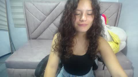 velvet_moon_v online show from 13, 9, 2025