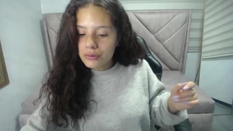 velvet_moon_v online show from 7, 10, 2025