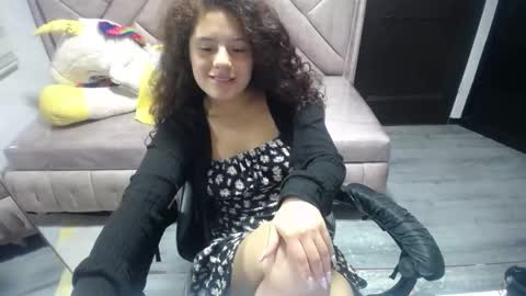 velvet_moon_v online show from 17, 10, 2025