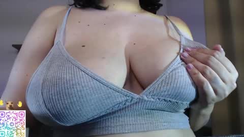 Snapshot of velvetcrystal chatting on 6, 6, 2026 Crystal PVT OPEN online show from 6, 6, 2026