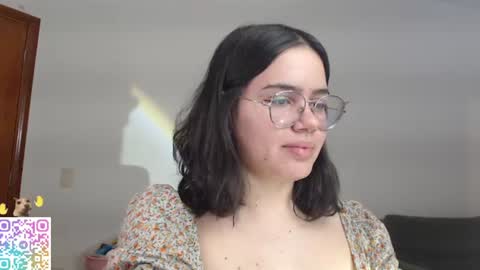 Snapshot of velvetcrystal chatting on 6, 7, 2026 Crystal PVT OPEN online show from 6, 7, 2026