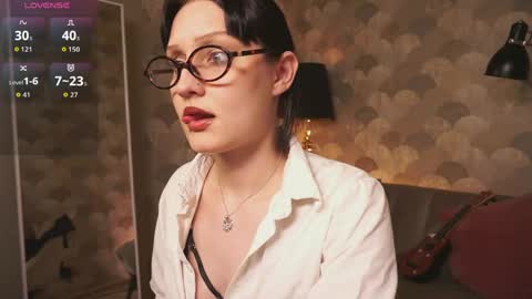 Lily online show from 8, 5, 2026