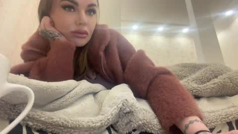 velvetqueen99 online show from 15, 4, 2026