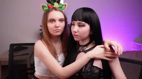 Snapshot of velvetvalkyries chatting on 22, 12, 2024 CLEOshort hair TIna long hair online show from 22, 12, 2024