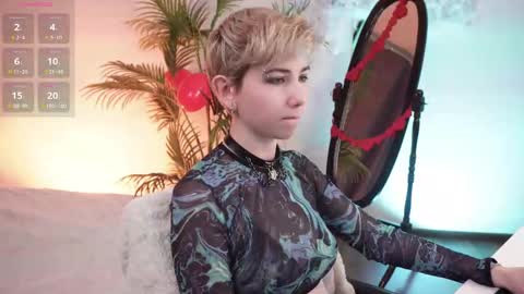 Snapshot of velvetvalkyries chatting on 12, 2, 2025 CLEOshort hair TIna long hair online show from 12, 2, 2025