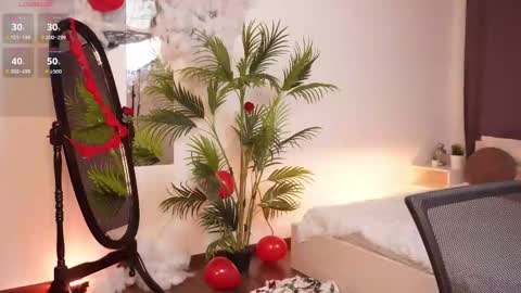 Snapshot of velvetvalkyries chatting on 16, 2, 2025 CLEOshort hair TIna long hair online show from 16, 2, 2025
