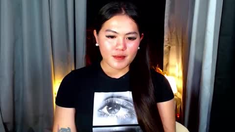 Snapshot of venus_colly chatting on 17, 4, 2026 I am Colly Your mystery girl online show from 17, 4, 2026