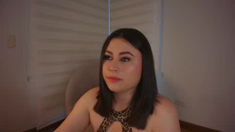 Snapshot of venus_leroy chatting on 22, 10, 2025 Venus online show from 22, 10, 2025