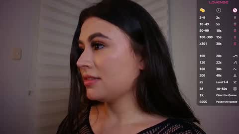 Snapshot of venus_leroy chatting on 18, 11, 2025 Venus online show from 18, 11, 2025