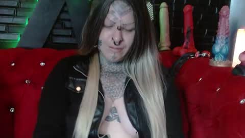 Snapshot of venus_rock chatting on 4, 7, 2026 Venus Ink online show from 4, 7, 2026
