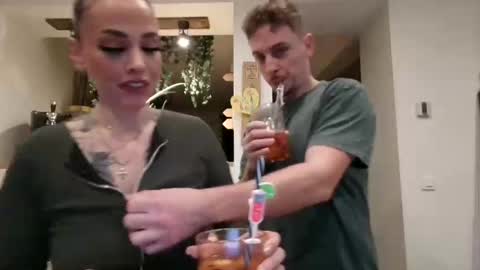 Snapshot of venustatoue chatting on 9, 1, 2026 venus online show from 9, 1, 2026