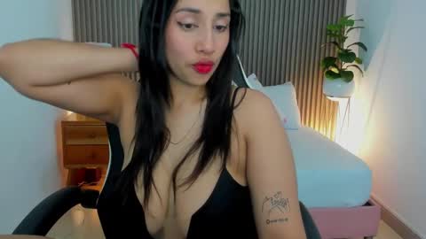 Snapshot of venuz_lee chatting on 3, 1, 2025 Nice to greet you my name is Vanessa online show from 3, 1, 2025