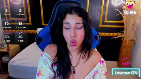 Snapshot of venuz_lee chatting on 17, 2, 2025 Nice to greet you my name is Vanessa online show from 17, 2, 2025