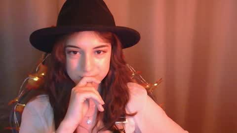 Snapshot of veralush chatting on 4, 11, 2025 Una online show from 4, 11, 2025