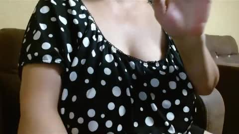 Snapshot of veraluss chatting on 4, 6, 2026 Vera Luss online show from 4, 6, 2026