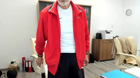 Snapshot of verifly chatting on 17, 12, 2025 Victor online show from 17, 12, 2025