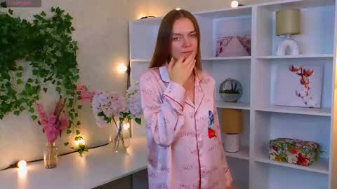 Snapshot of vernitashinsky chatting on 22, 9, 2025 Olivia online show from 22, 9, 2025