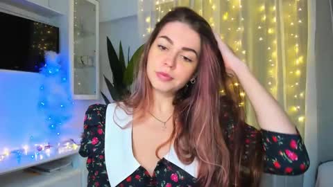 Lolitalolz online show from 1, 1, 2025