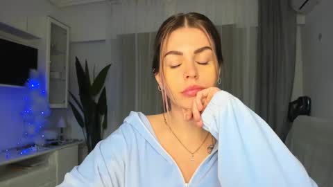 Lolitalolz online show from 8, 1, 2025