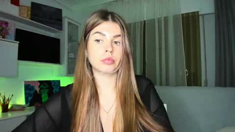 Lolitalolz online show from 6, 3, 2025