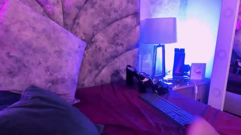 Veronica Olson online show from 12, 2, 2025