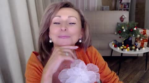 Snapshot of veronicagilbert chatting on 23, 12, 2024 Helen online show from 23, 12, 2024