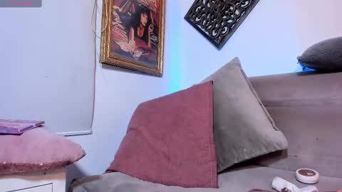 Snapshot of veronicagilss chatting on 4, 3, 2025 Veronica Gills online show from 4, 3, 2025