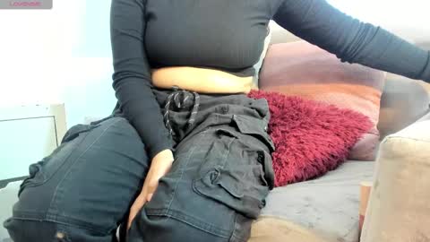 Snapshot of veronicagilss chatting on 11, 3, 2025 Veronica Gills online show from 11, 3, 2025