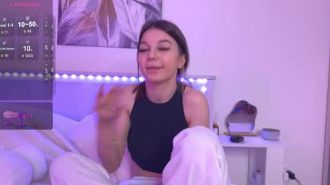 Snapshot of veronicaleal_ chatting on 6, 10, 2025 Vivi online show from 6, 10, 2025