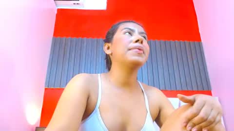Veronica Robles online show from 7, 7, 2026