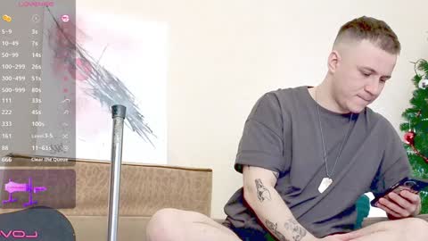 Snapshot of vers_gay chatting on 8, 12, 2024 Ethan online show from 8, 12, 2024