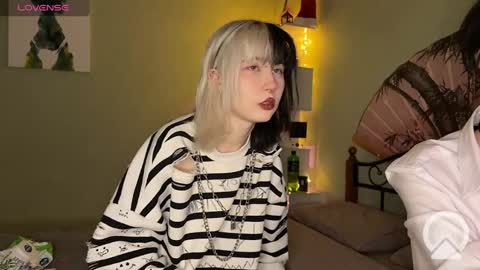 veryraretwins online show from 5, 1, 2025