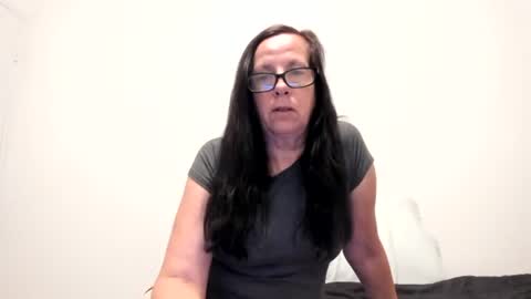 verysassypeachgoddess online show from 8, 4, 2026